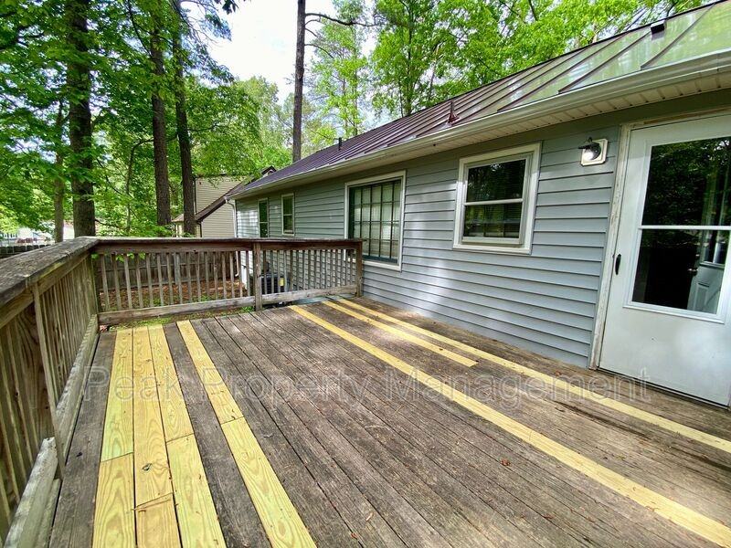 4618 Post Land Dr - Photo 3 of 10