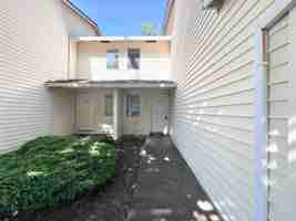 featured image of 19961 Ne Halsey St #103