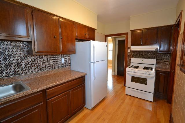 6326 6326 N. Artesian #3R - Photo 2 of 21