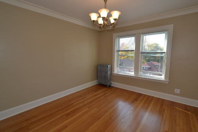 6326 6326 N. Artesian #3R - Photo 7 of 21
