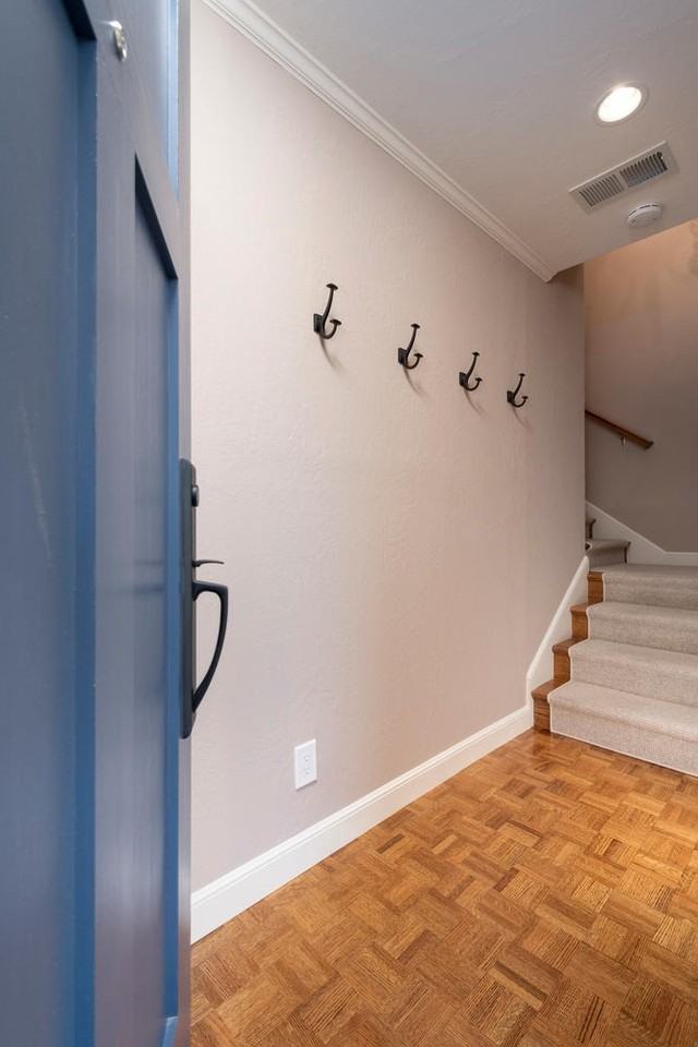 2044 Fairmont Drive - Photo 2 of 32