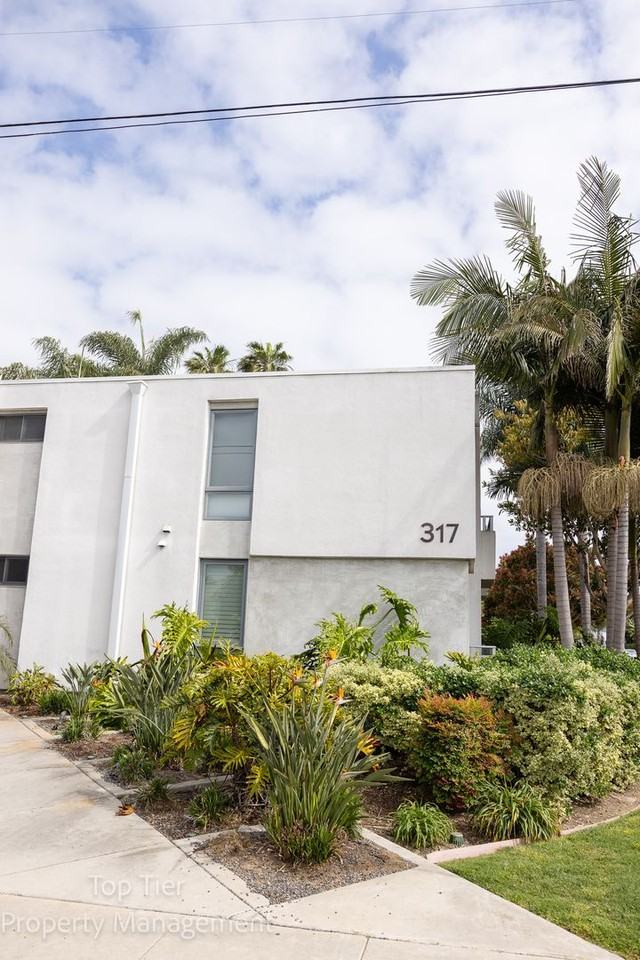 317 Pine Ave #206 - Photo 2 of 31