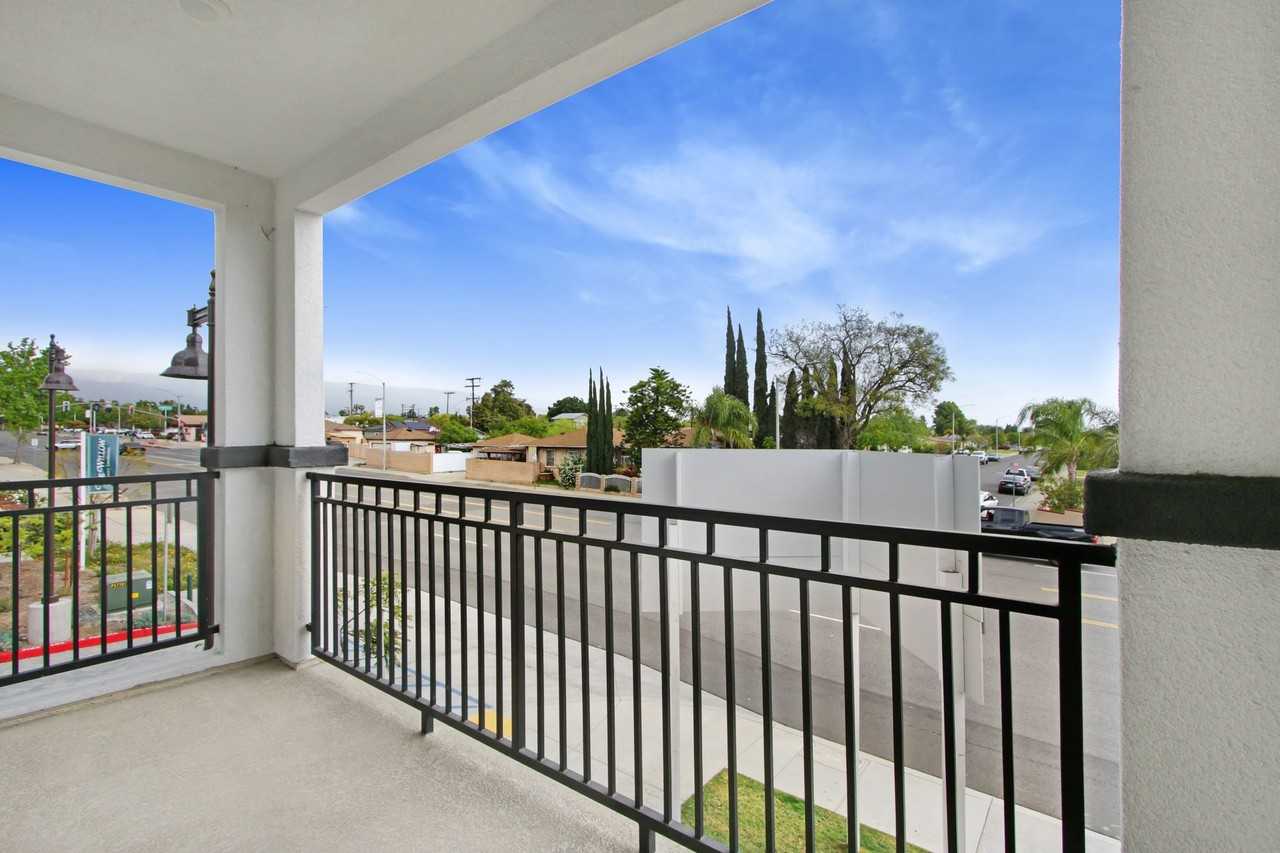 The Willow Townhomes - Photo 3 of 3