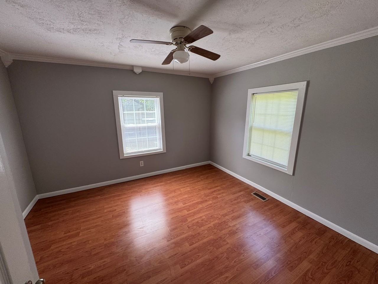 2323 Adair Ave - Photo 7 of 9