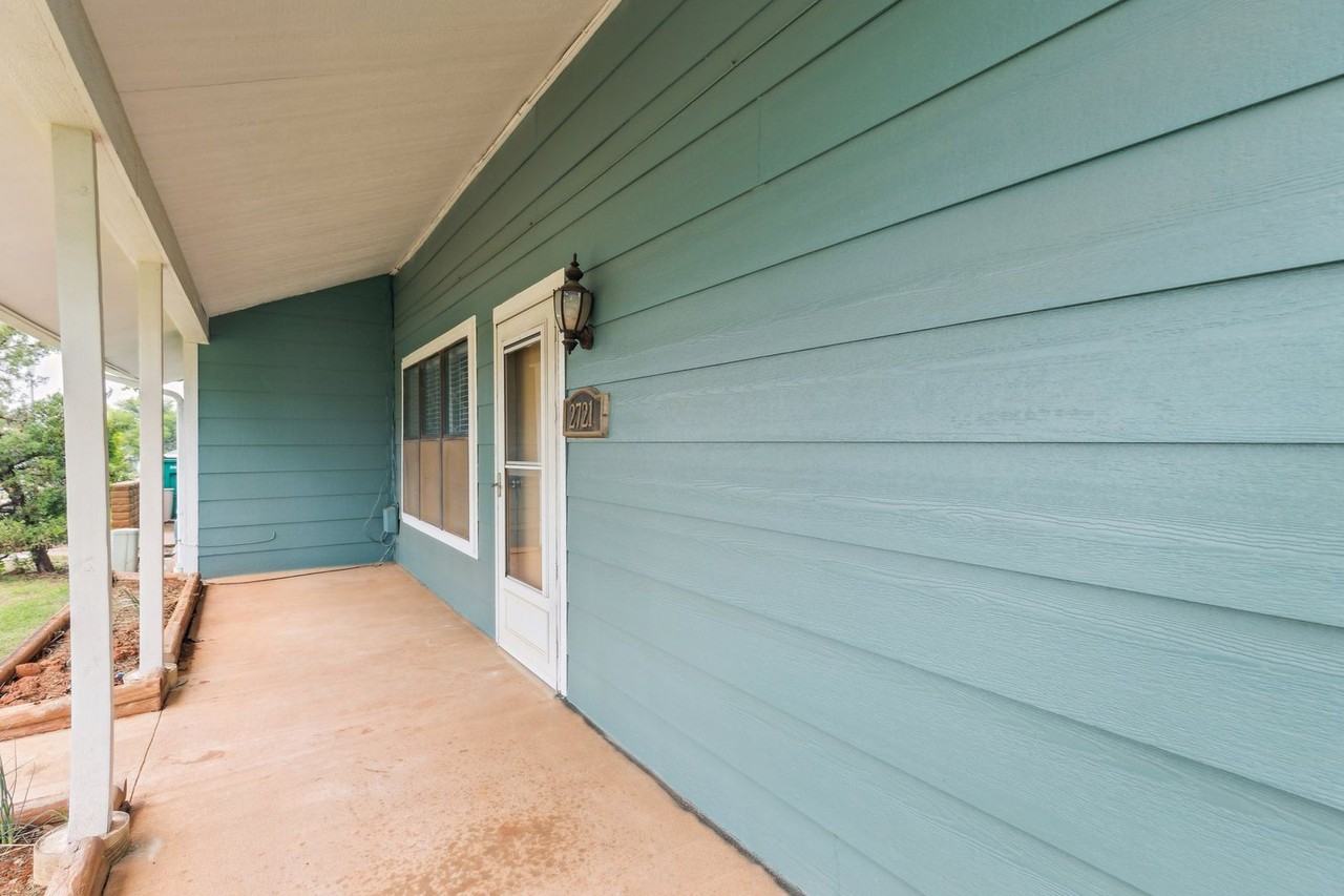 2721 Indian Creek Blvd - Photo 2 of 14