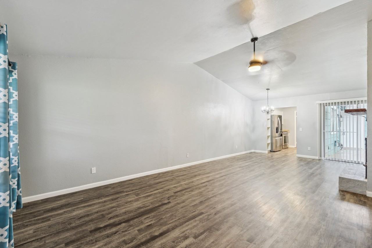 2721 Indian Creek Blvd - Photo 3 of 14