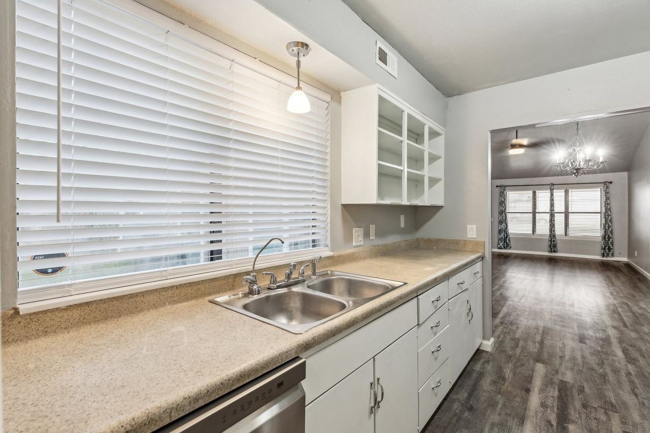 2721 Indian Creek Blvd - Photo 6 of 14