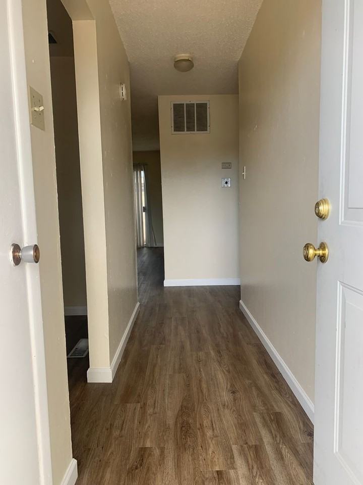 544 Madeira Dr. SE - Photo 2 of 14