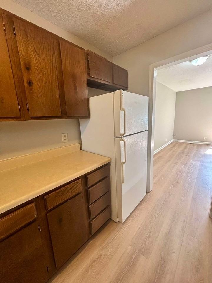 1717 Huntwood St - Photo 6 of 16