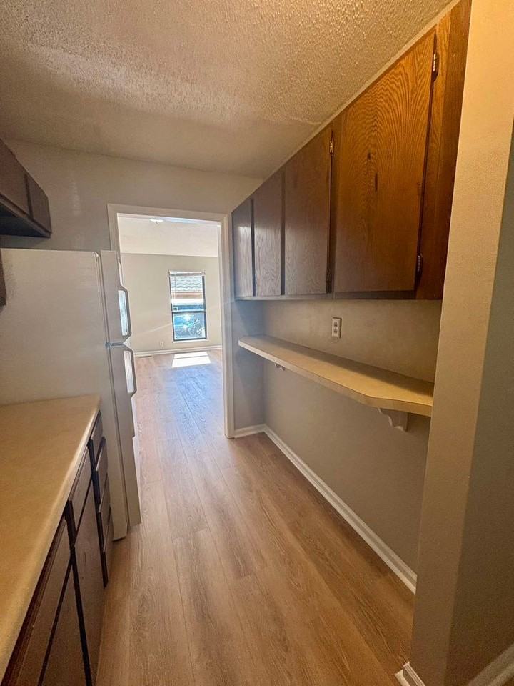 1717 Huntwood St - Photo 7 of 16