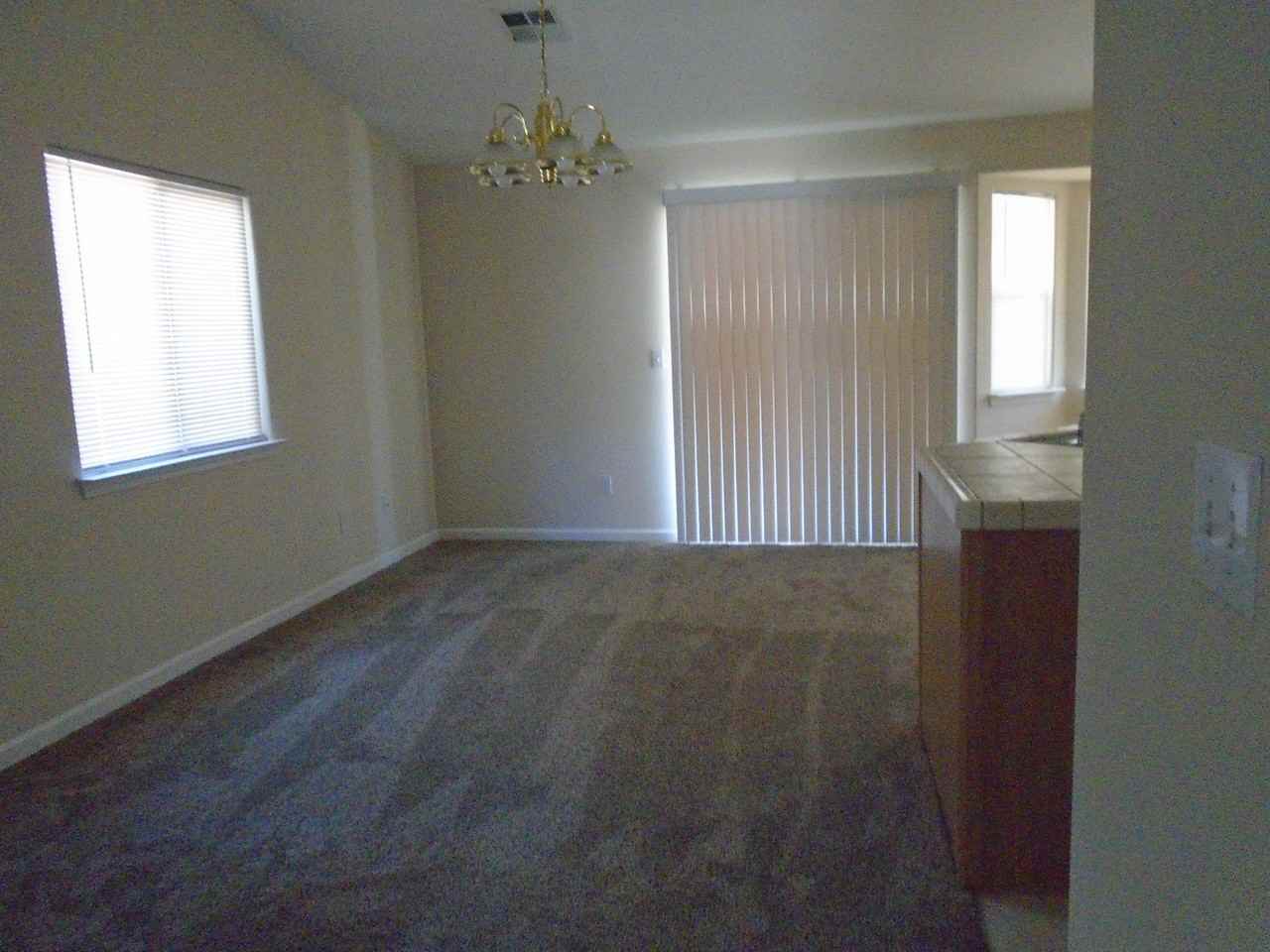 11121 Vista Ridge Dr - Photo 3 of 8