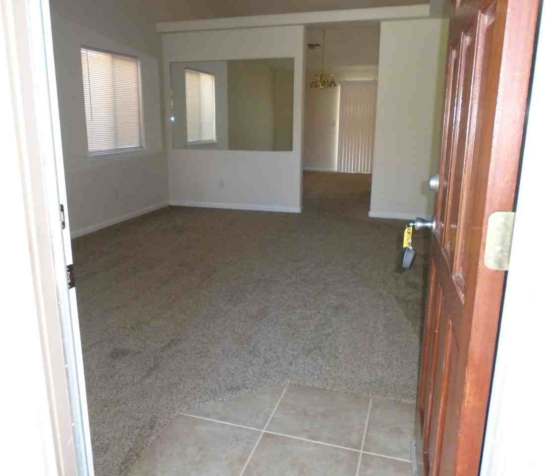 11121 Vista Ridge Dr - Photo 2 of 8