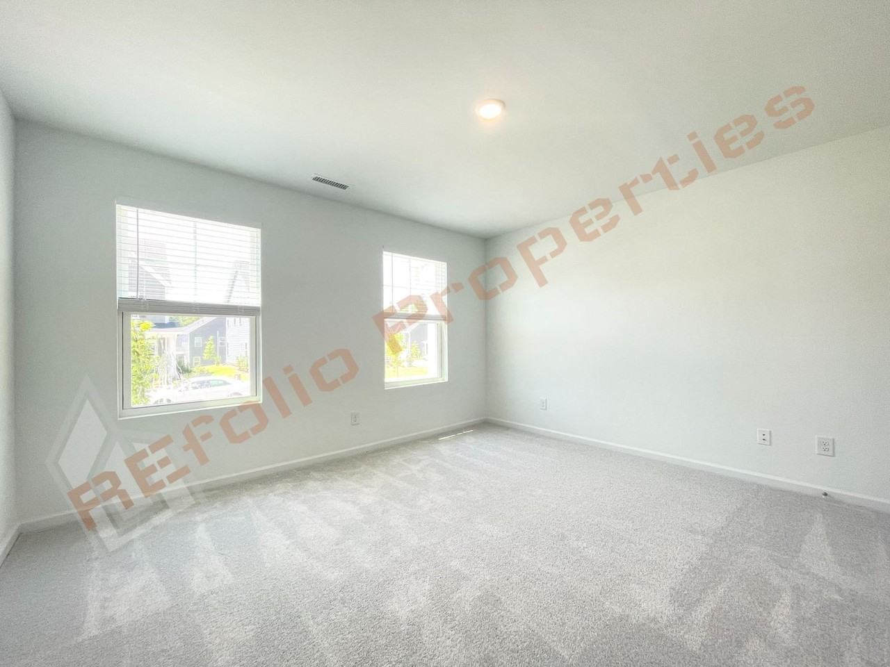 607 Cassa Clubhouse Way - Photo 3 of 37