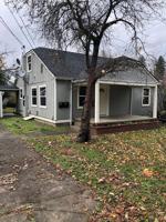 featured image of 412 W Umpqua St