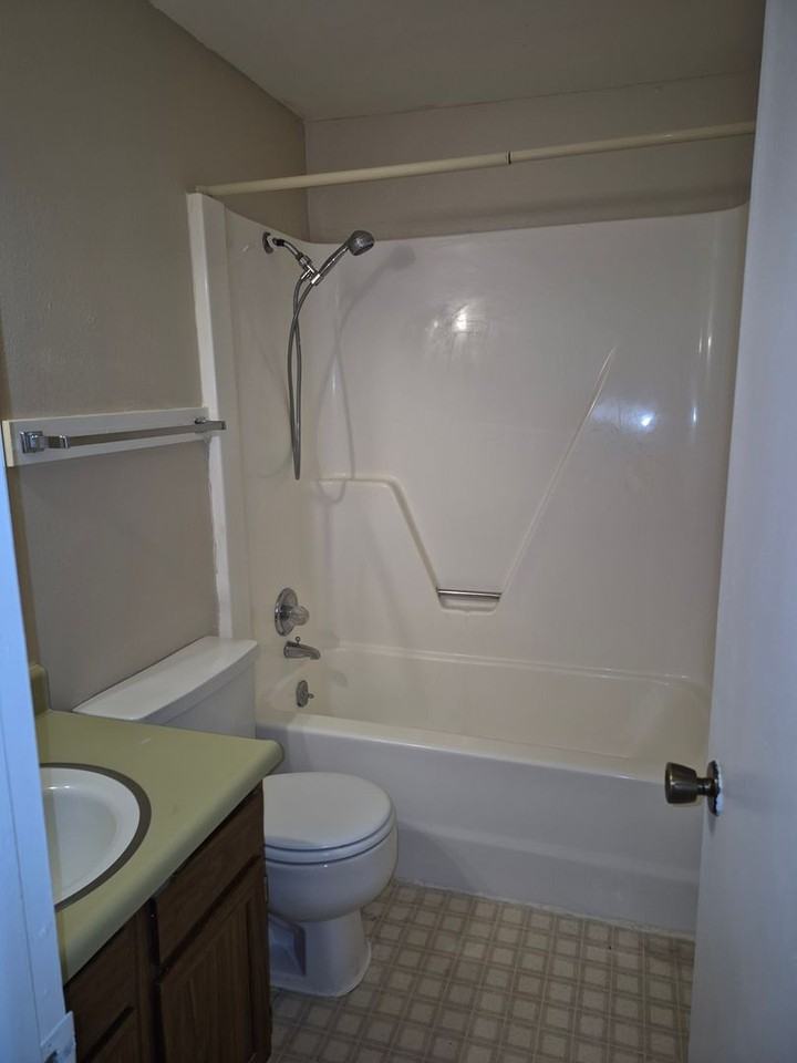 4413 Valverde Ct - Photo 7 of 13