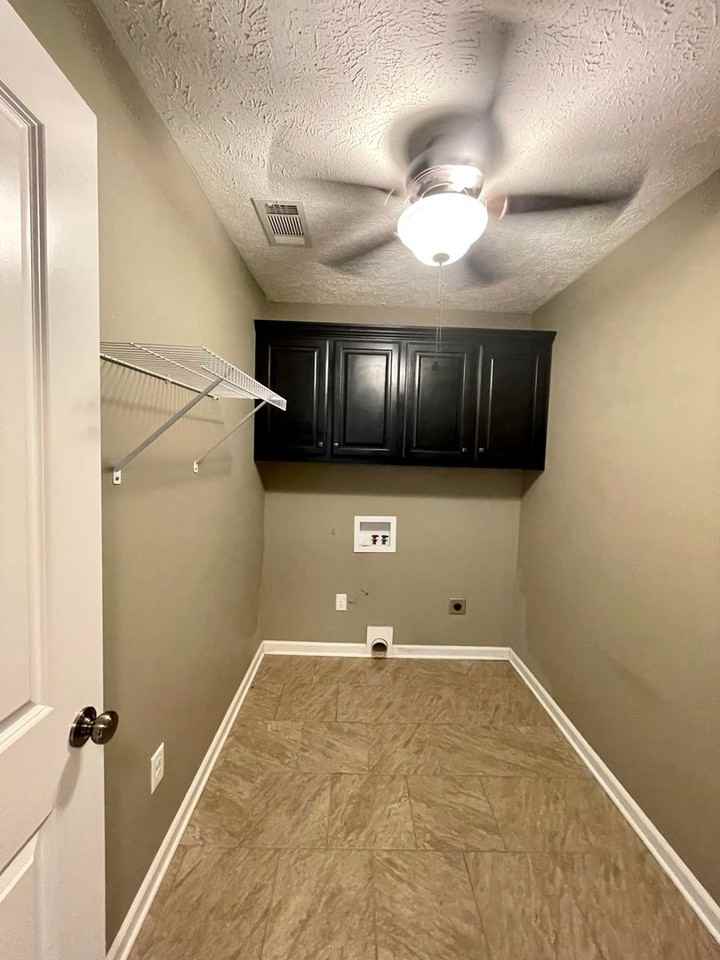 393 Vista Dr - Photo 2 of 14