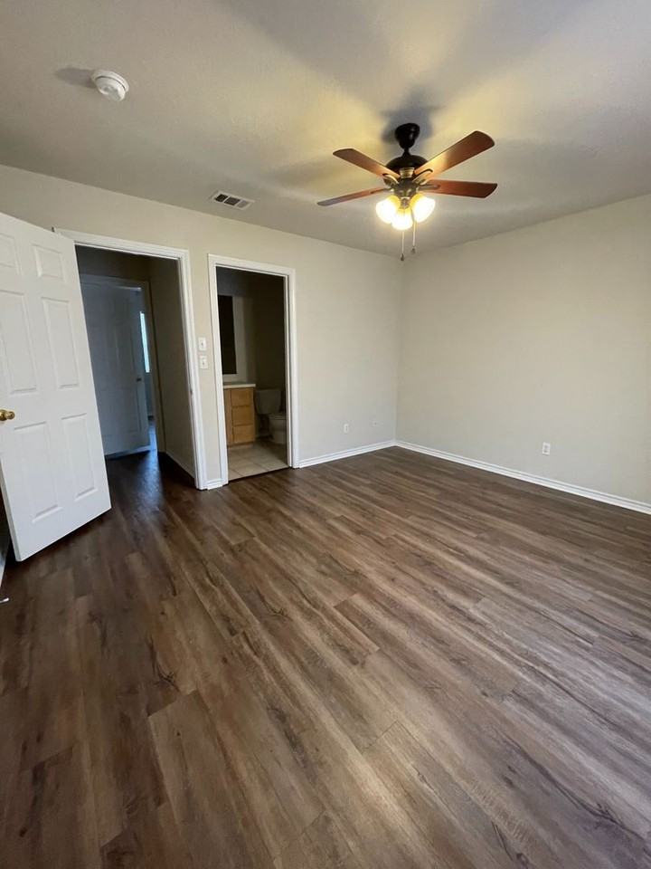 319 Kathy Ln - Photo 5 of 8