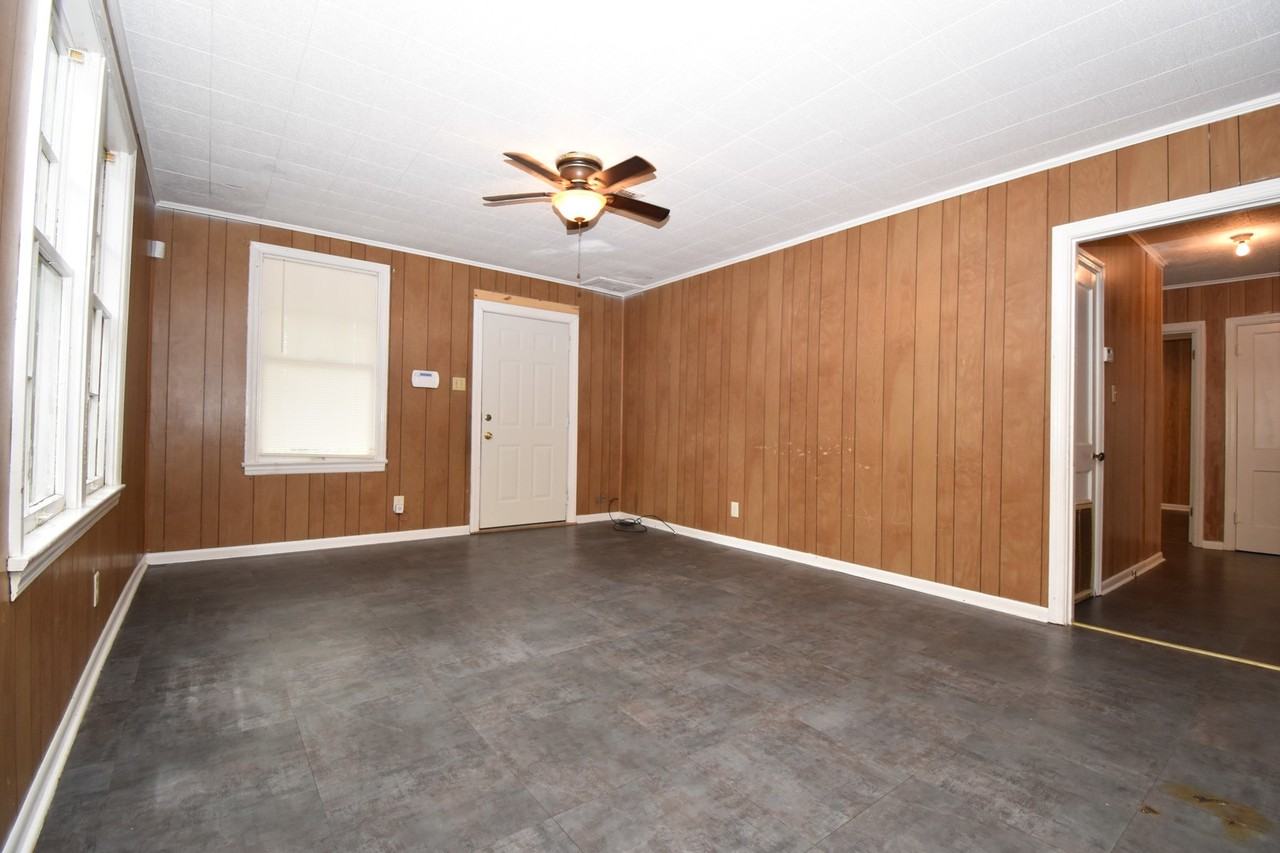 123 Calvin Ave - Photo 3 of 13