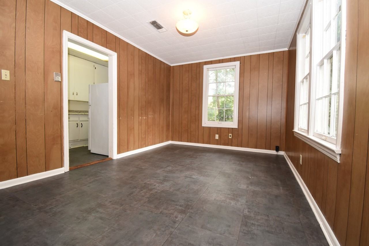 123 Calvin Ave - Photo 4 of 13