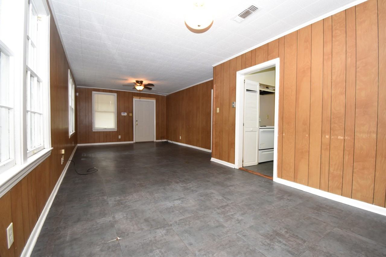 123 Calvin Ave - Photo 5 of 13