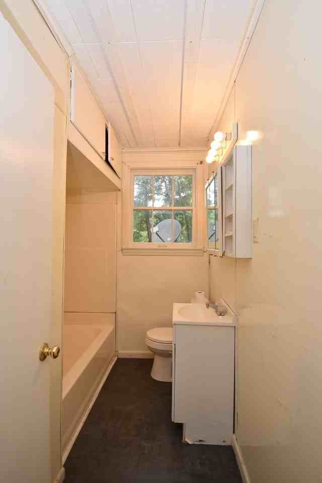 123 Calvin Ave - Photo 7 of 13