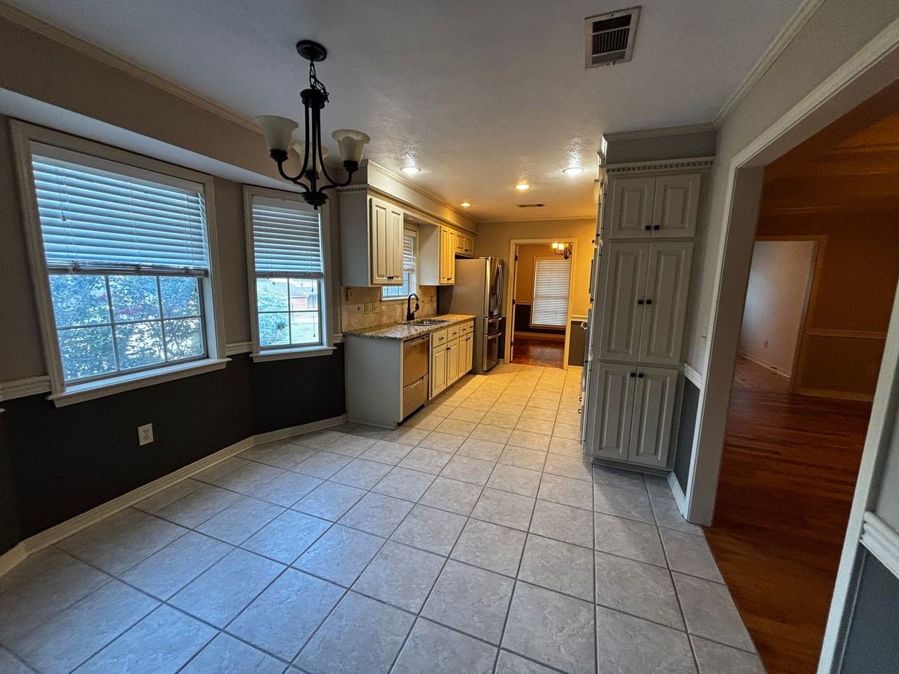232 Boxwood Cir - Photo 5 of 17