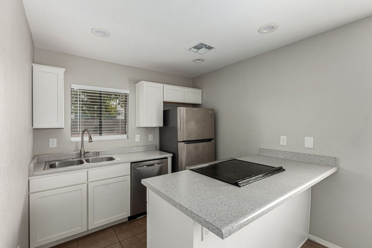 286 W Palomino Dr #101 - Photo 5 of 23