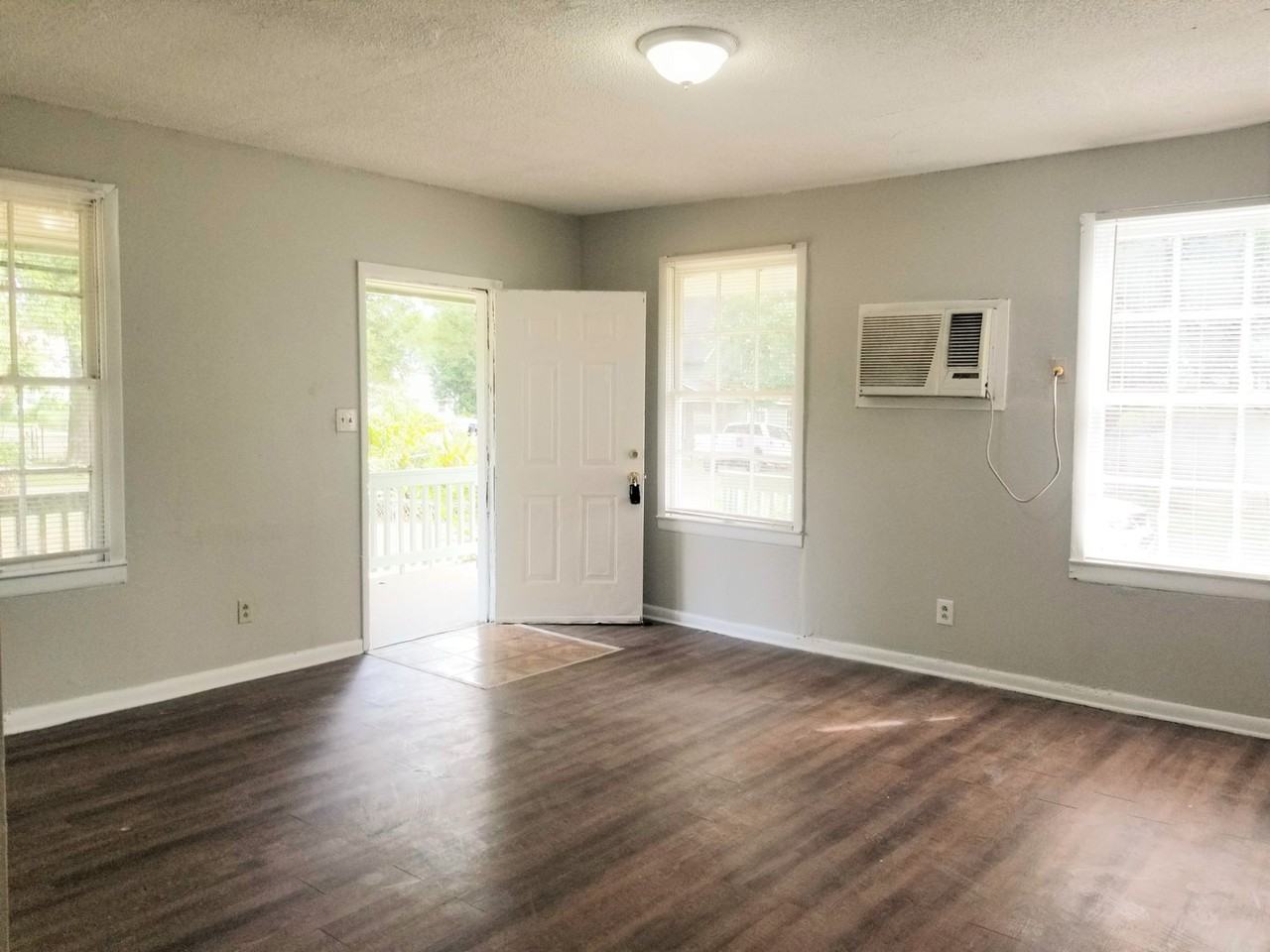 3308 Bradley St Sw - Photo 5 of 18