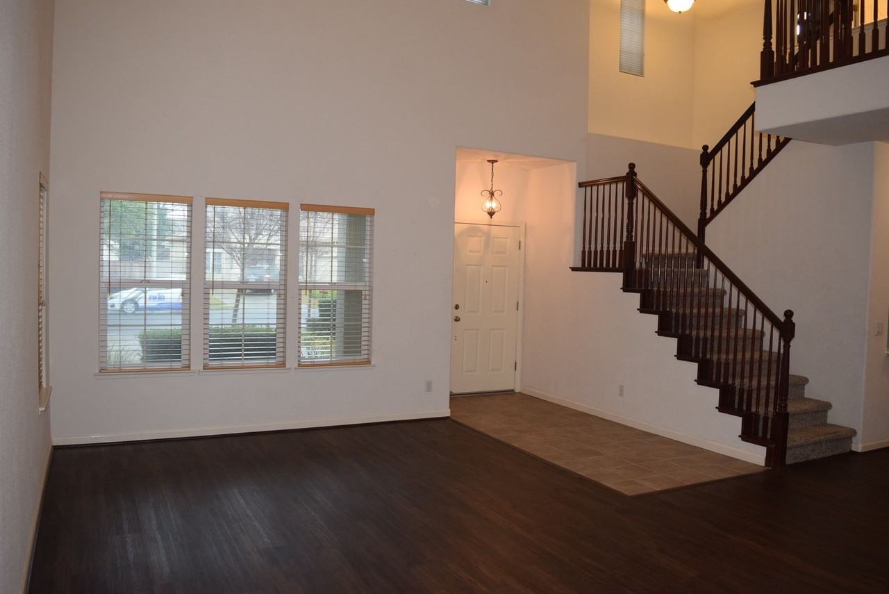 34 Penelope Ct - Photo 2 of 18