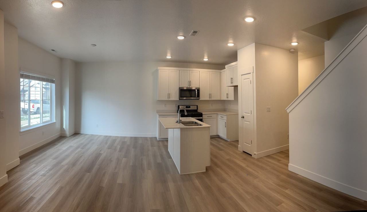 902 N 1280 E - Photo 2 of 9