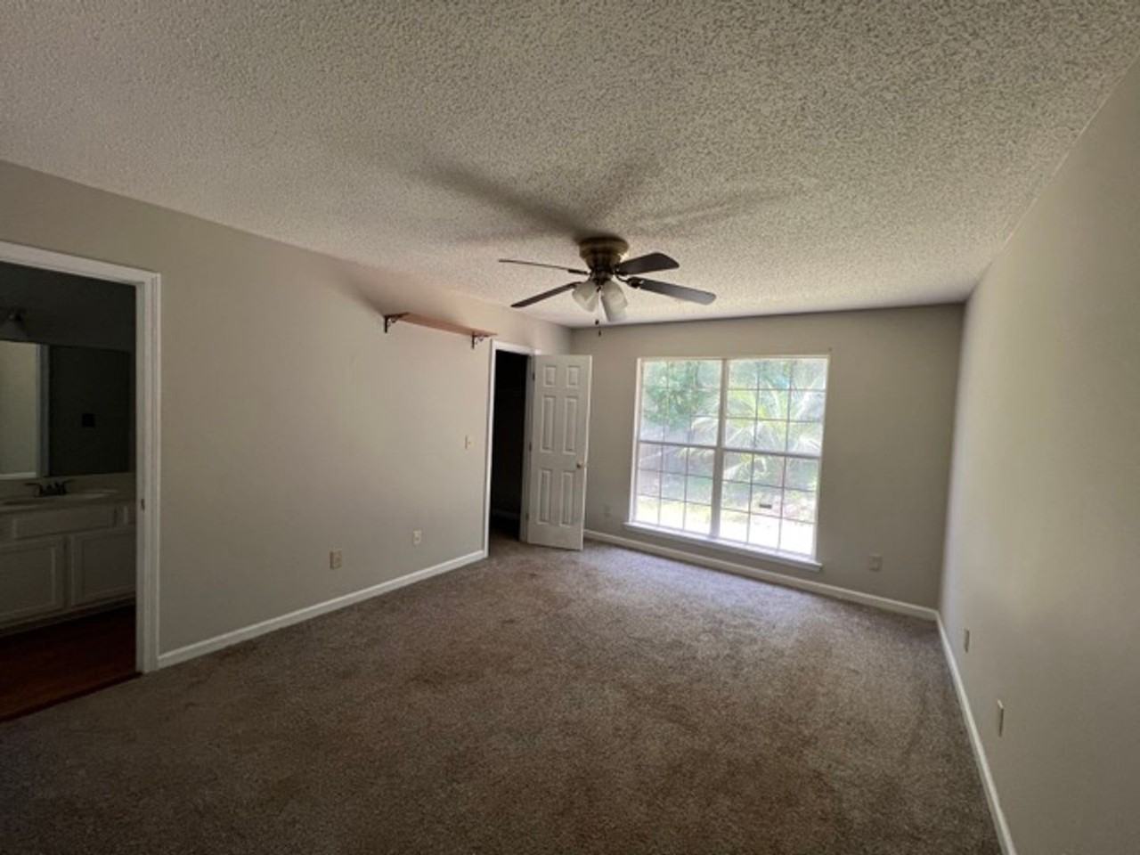 150 Bradstone Rd - Photo 4 of 9