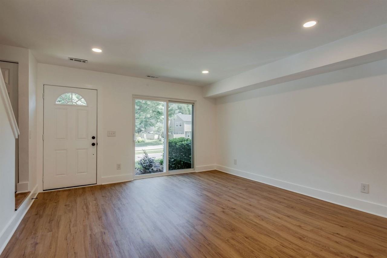1906 Granville Rd - Photo 3 of 17