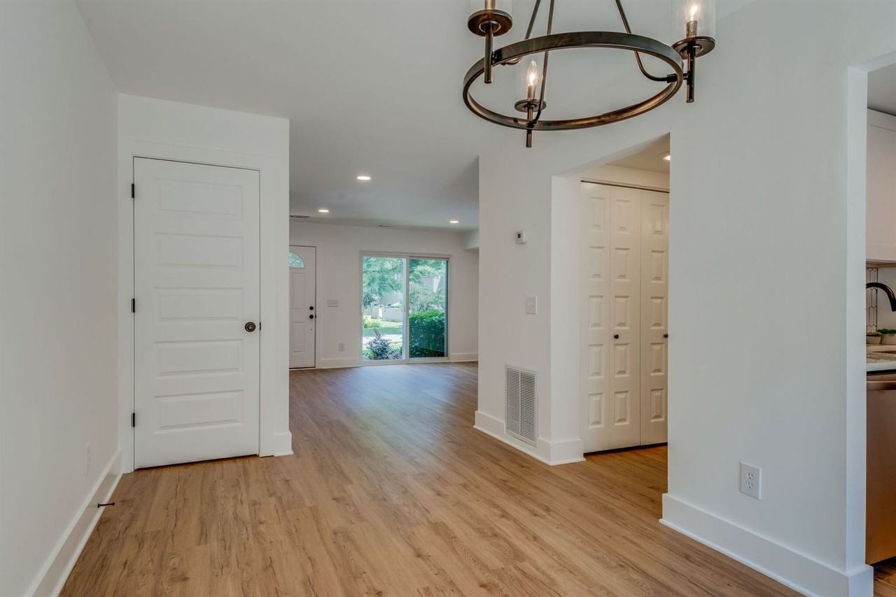 1906 Granville Rd - Photo 5 of 17