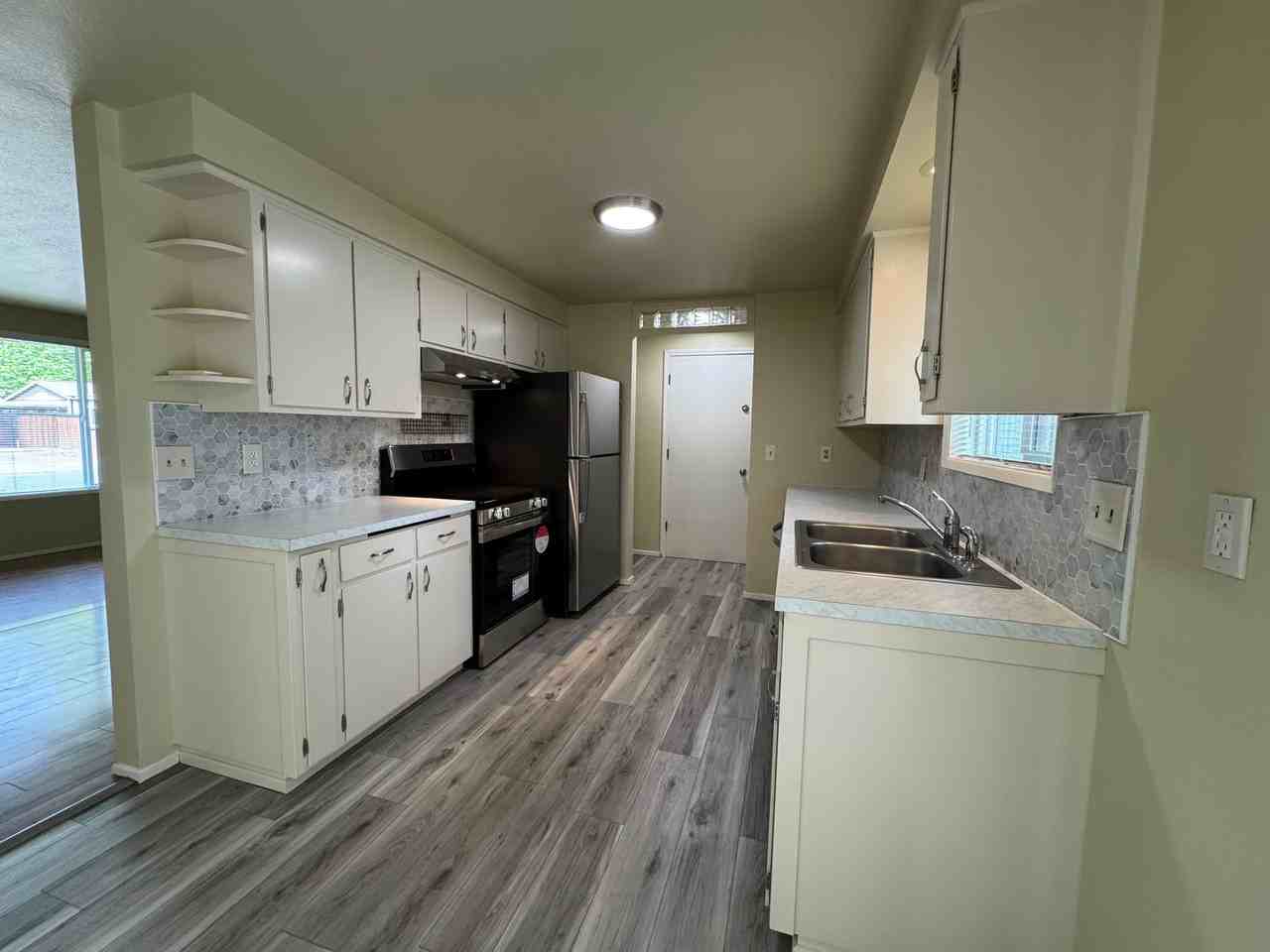 1295 President St - Photo 6 of 20