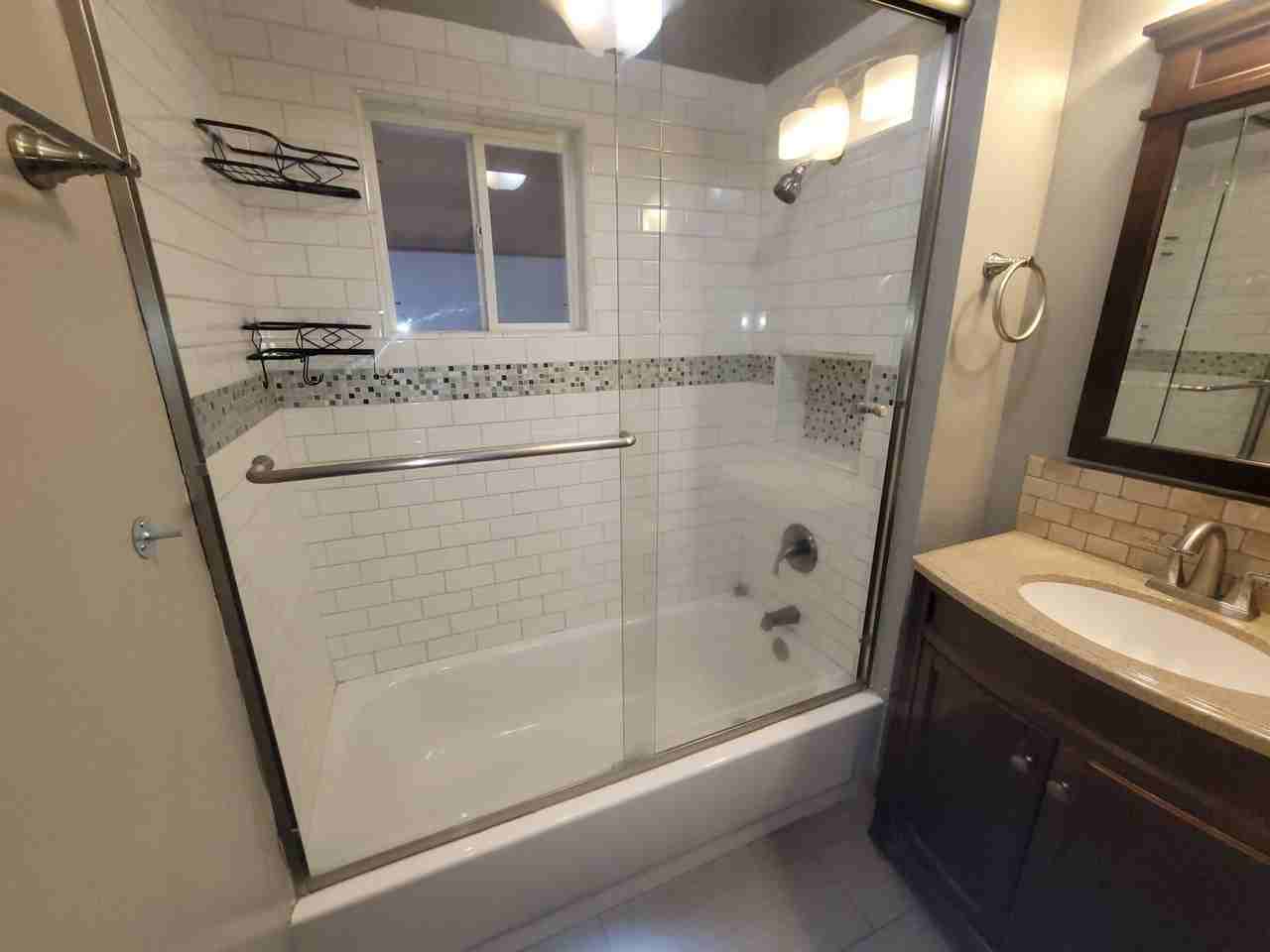 1001 Lozier Ln - Photo 4 of 14