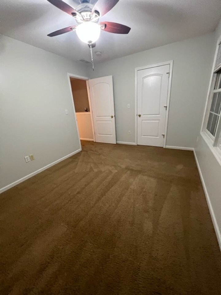 3025 Charing Cross Rd - Photo 3 of 25
