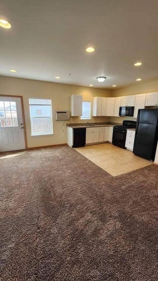 Sunland Apartments Building 800 - Photo 2 of 4