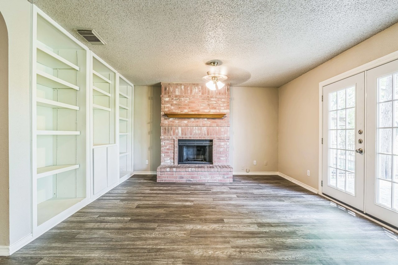 7427 Legend Point Dr - Photo 5 of 22
