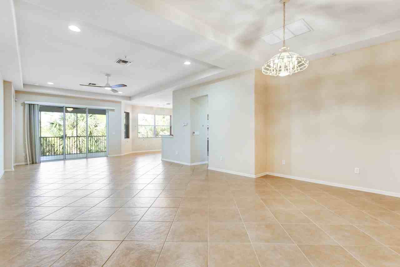 12866 Carrington Cir - Photo 3 of 30