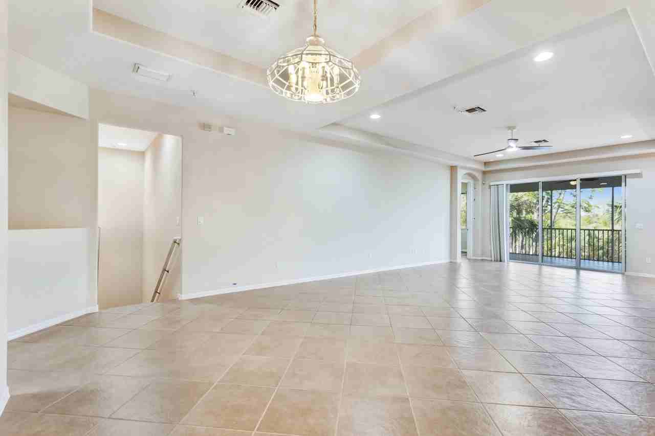 12866 Carrington Cir - Photo 5 of 30