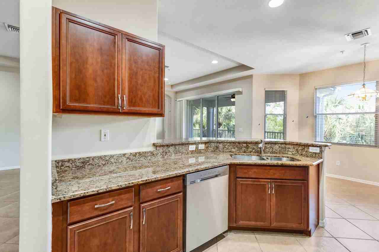 12866 Carrington Cir - Photo 6 of 30