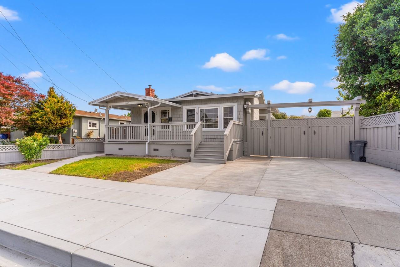 348 Hollister Ct - Photo 2 of 31