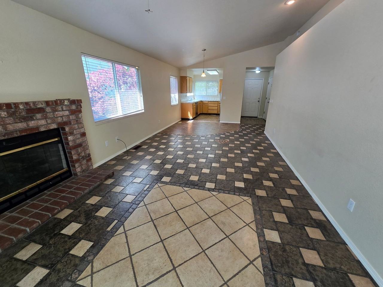 5042 Canyon Run Dr - Photo 3 of 12