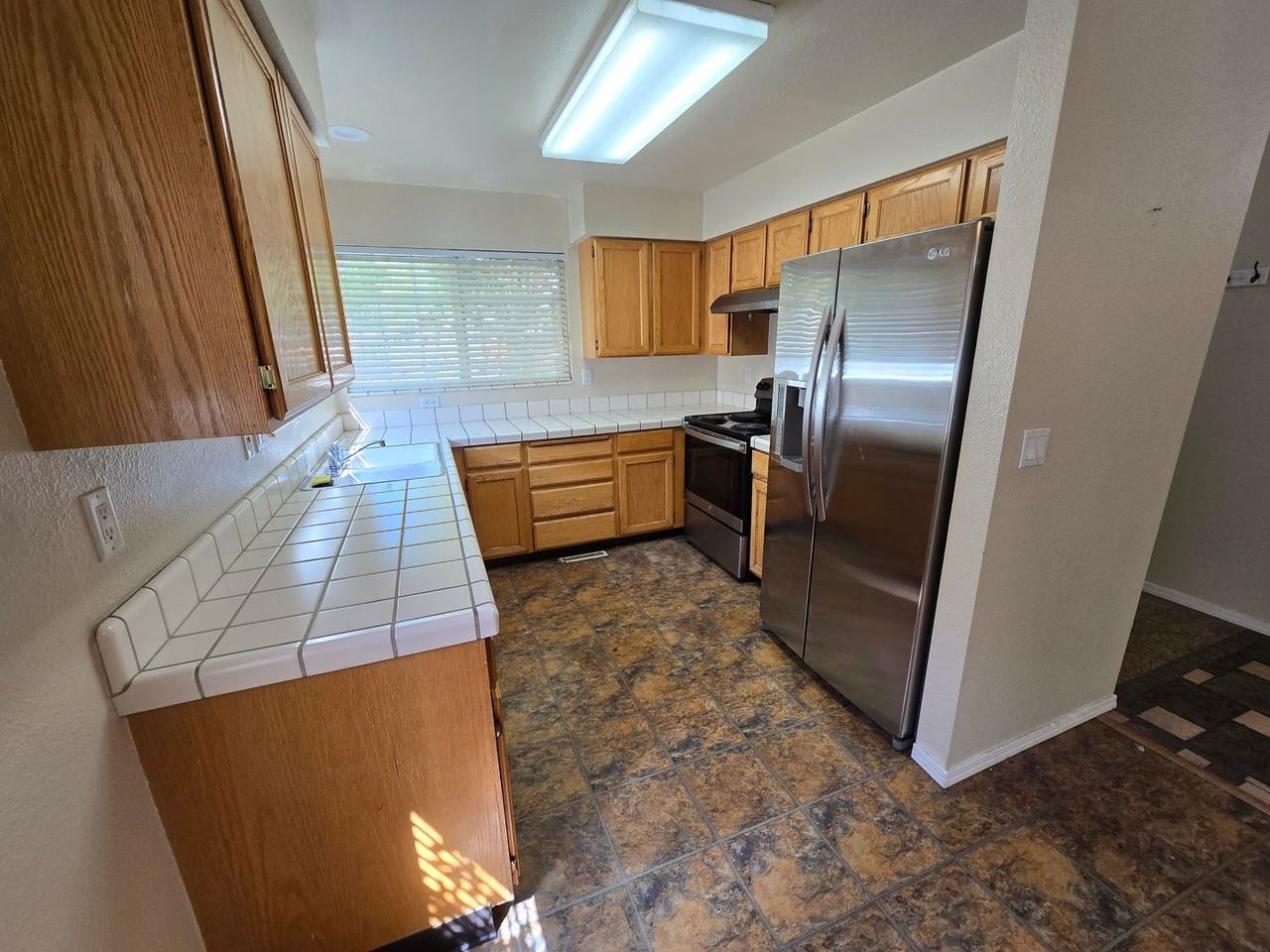5042 Canyon Run Dr - Photo 4 of 12