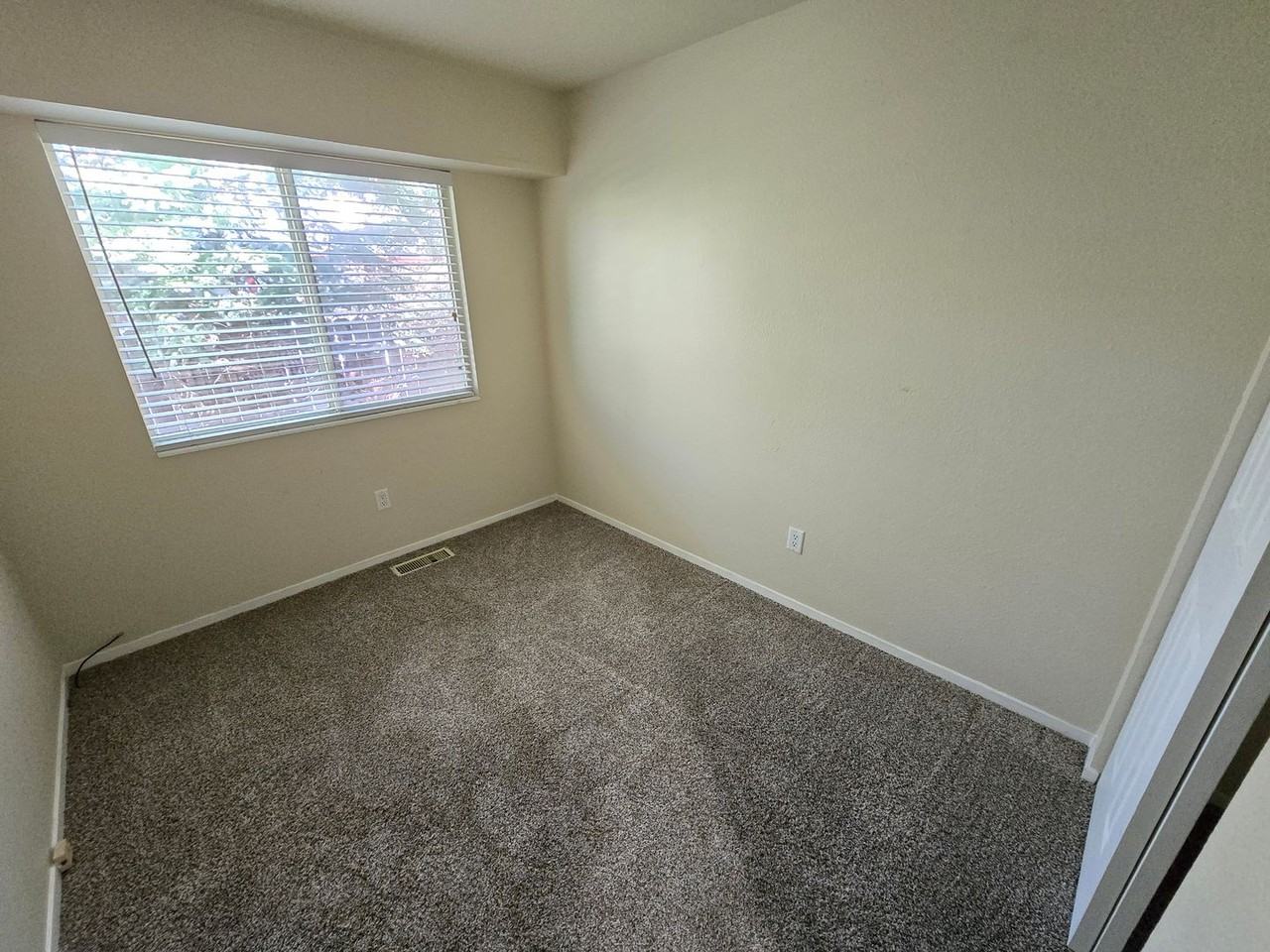 5042 Canyon Run Dr - Photo 7 of 12
