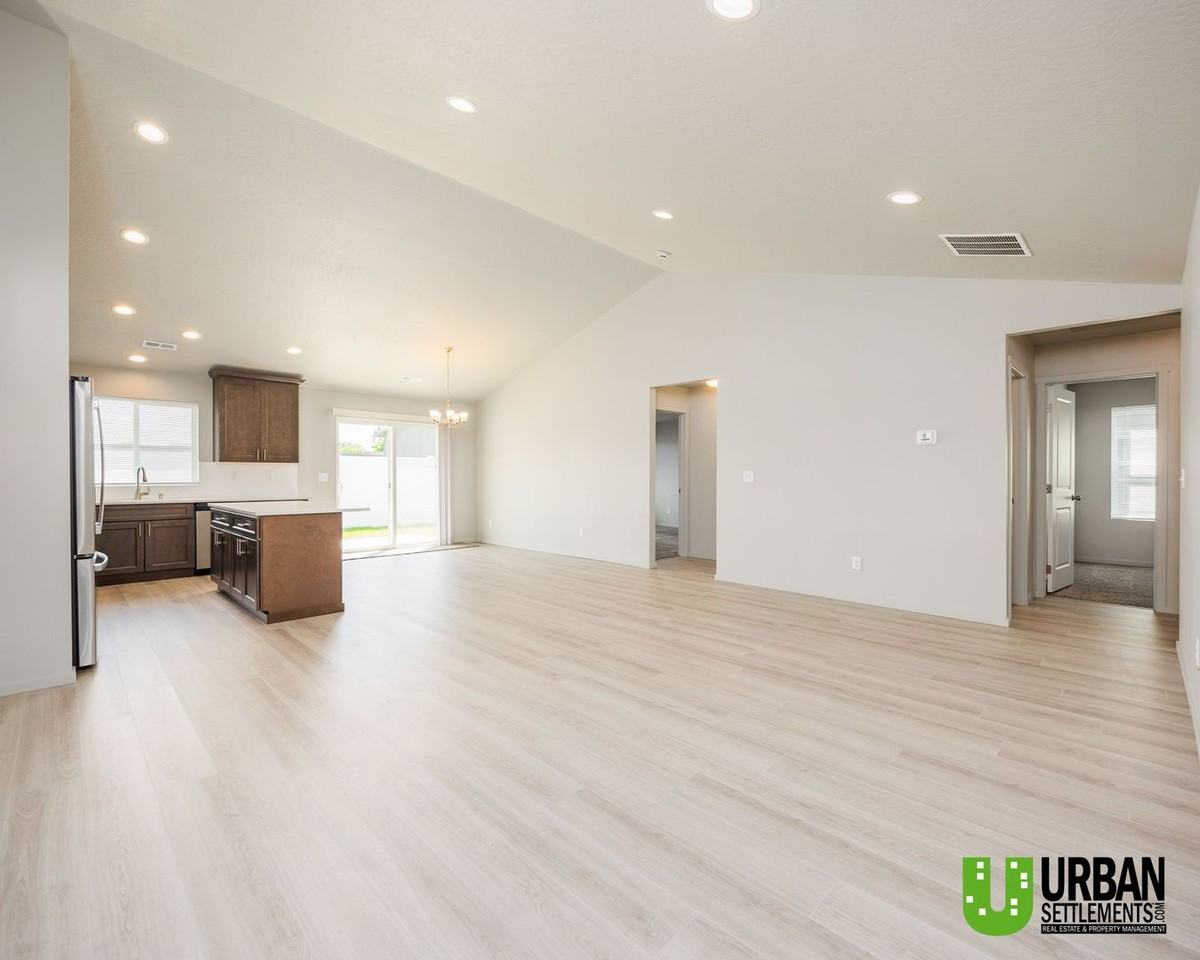 9522 E Michielli Ln - Photo 3 of 24