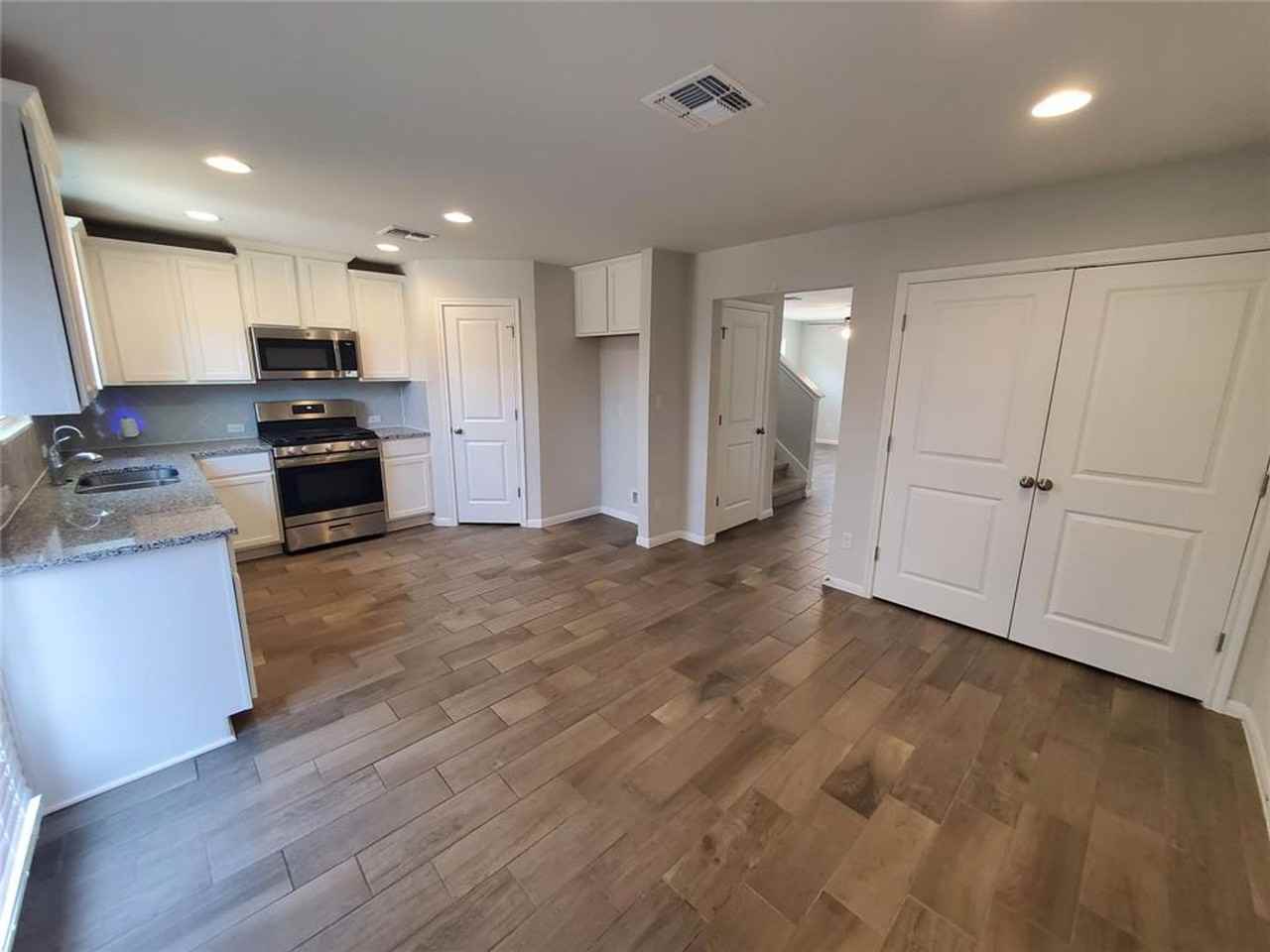 1158 Esplanade Pkwy - Photo 6 of 21