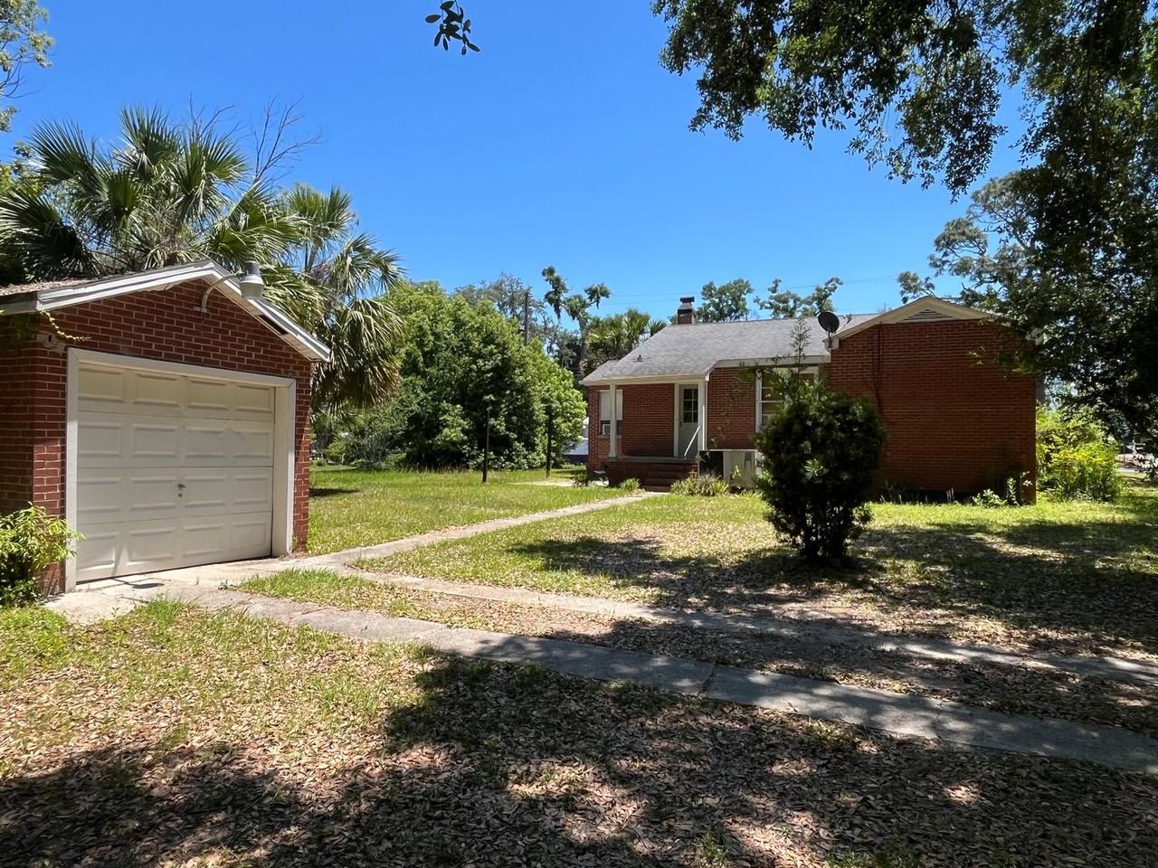 512 Suwannee Ave Sw - Photo 2 of 11