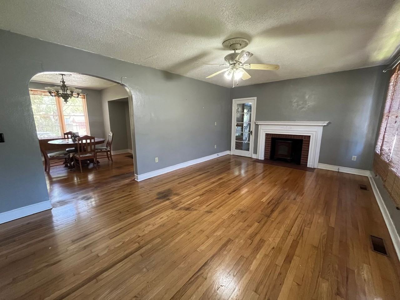 512 Suwannee Ave Sw - Photo 3 of 11