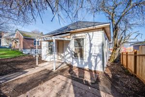 featured image of 225 Se Spring St